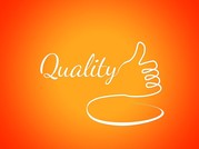 Das Bild zeigt einen orangefarbenen Hintergrund und darauf in weiß den Schriftzug "quality", dessen y in einem Schnörkel endet, das einen Daumen nach oben andeutet.