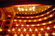 Das Foto zeigt die Besucherlogen in einem Theater in Buenos Aires.