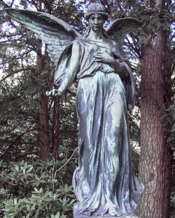 Engel auf Friedhof